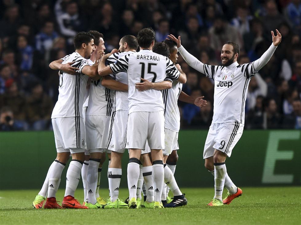 莱巴金娜创造优势后网前精彩一分