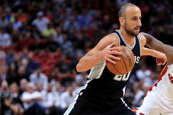 克罗斯评历史最佳11人：C罗左边锋，梅西前腰，马尔蒂尼入选