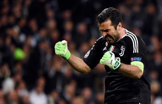 梅西一年造进球74个！三大MVP！快踢满全场还能边线一过四！